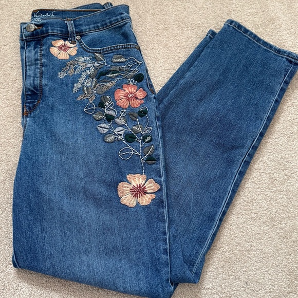 Gloria Vanderbilt Denim - Gloria Vanderbilt Blue Straight Mom Jeans with Floral Embroidery Size 12